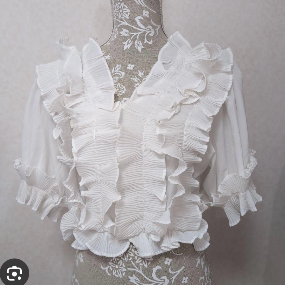 La Ros Elegant White Ruffled Women's Blouse